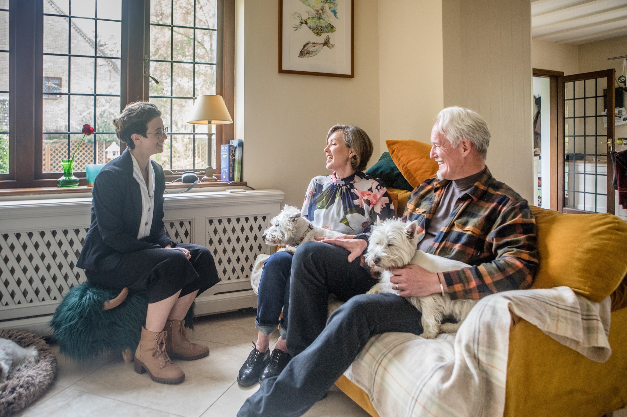 home and pet owners meet the sitter at home